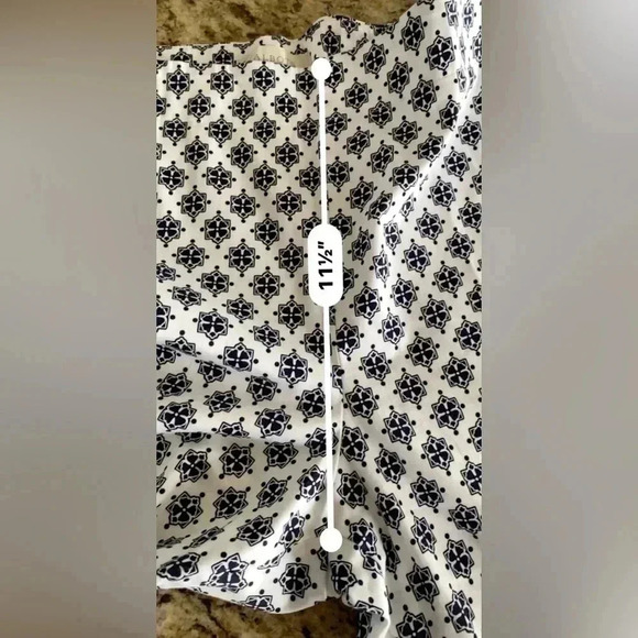 Talbots Black & White Print Straight Leg Crop Pants Side Zip Size 12 Like New - Picture 11 of 11